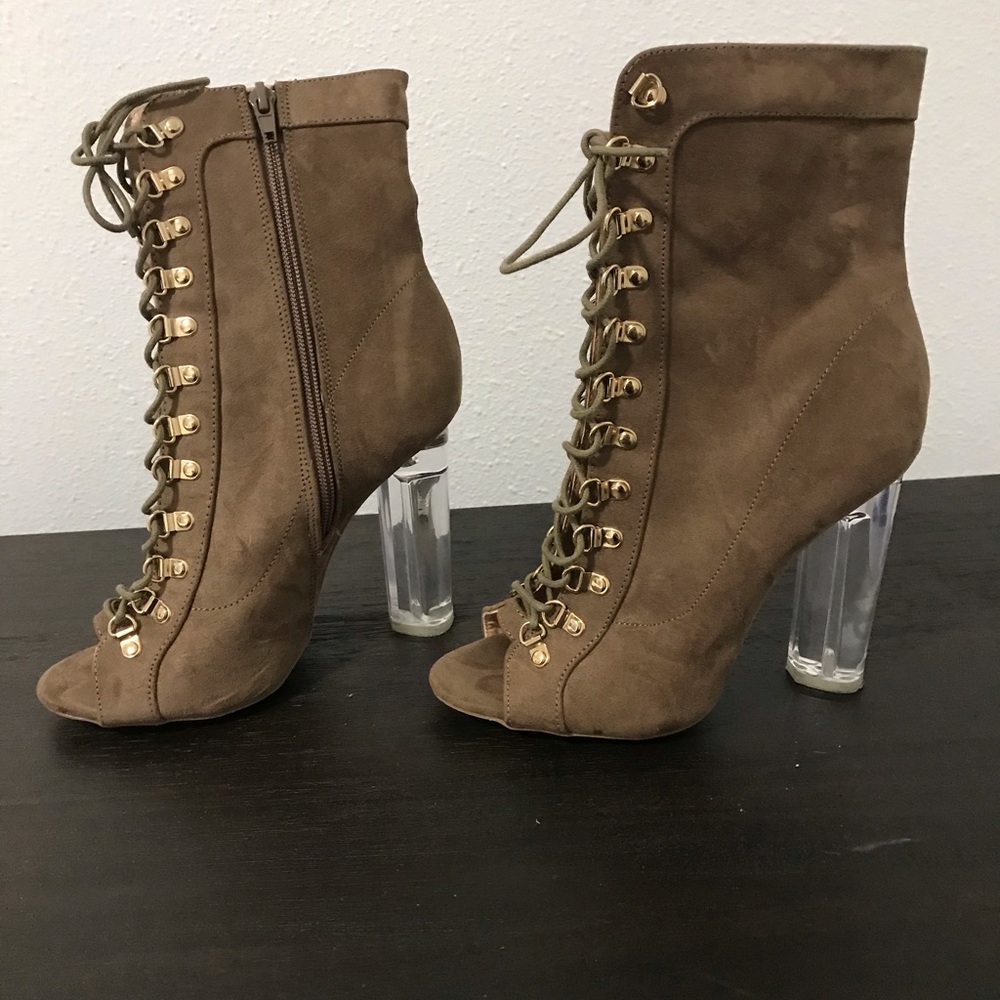 Tan boots w/ clear heels 😍